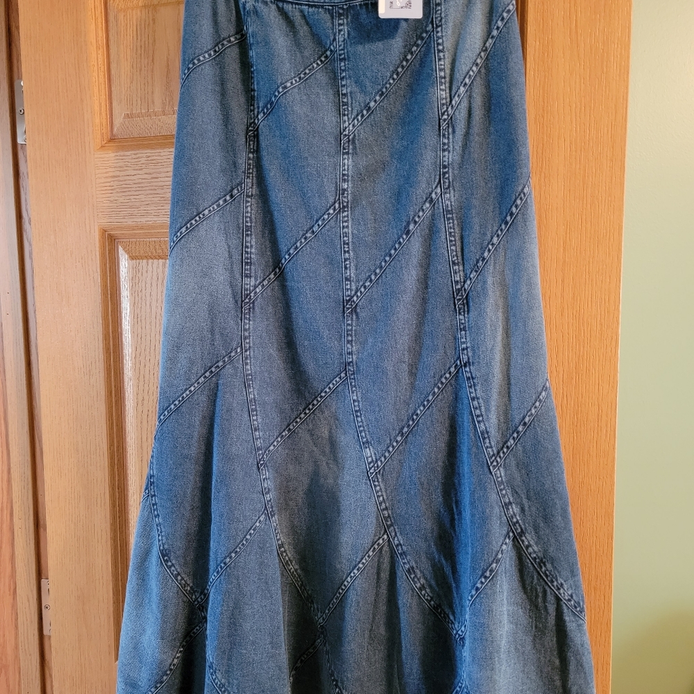 Denim skirt
